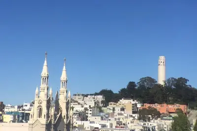 Image de Belle plage nord / Russian Hill 2 Br + étude / 2ba Gem!