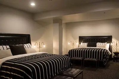 Image de James Bond Executive Suite