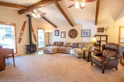 Image de Animaux domestiques Maison près du parc d'État Ponderosa et parcours de golf McCall