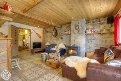 Image de Chalet Marlyne avec spa et brasero