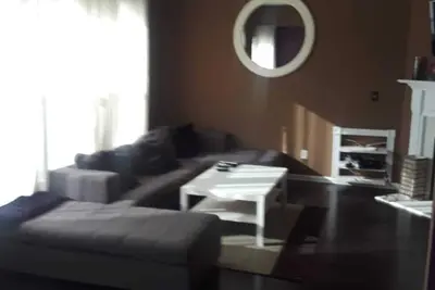 Image de Maison ensoleillée avec vue sur l'étang. Les séjours mensuels sont les bienvenus!