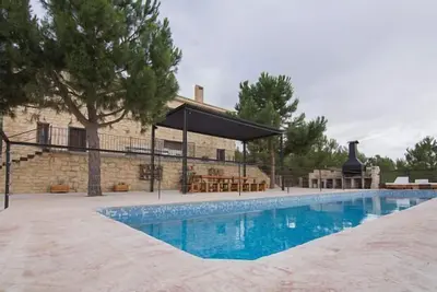 Gîte rural (location complète) Finca La Llum pour 23 personnes