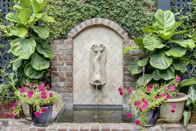 Hébergement de luxe, magnifique jardin sur la place Monterey