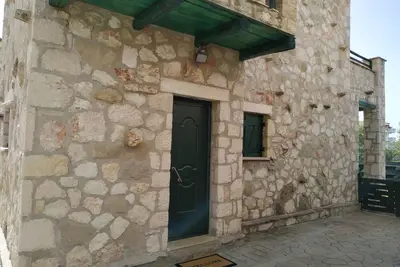 Image de Villa en pierre près de la plage de Tsilivi et de la route principale