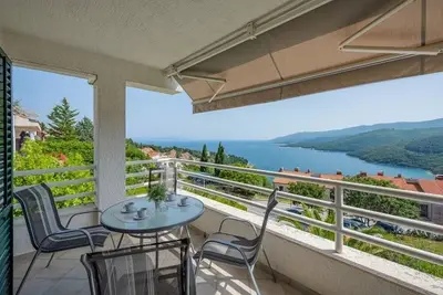Image de Appartement d'une chambre avec la terrasse et la vue sur le mer Rabac, Labin (A-16022-b)