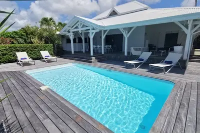 Image de Villa à Sainte Anne Ref G154a 3 ch piscine vue mer