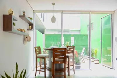 Image de Luxe moderne à Roma Norte avec terrasse spacieuse
