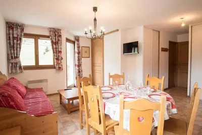 Image de Appartement spacieux 6 pers. au pied des pistes avec balcon, Wi-Fi, parking