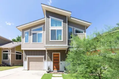 Image de Maison de luxe à proximité du centre-ville pour 30 jours + loyer! !