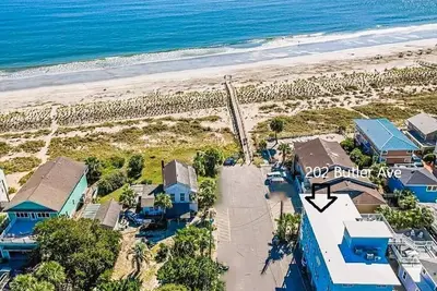 Image de 202-2 Butler Avenue, 3 chambres avec une vue imprenable