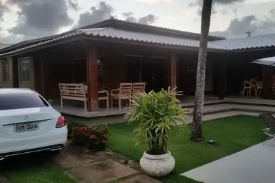 Image de Maison de plage charmante et confortable avec 4 suites, piscine et 80 mètres de la plage