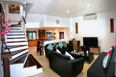 Image de Maison de ville confortable de 2 chambres à coucher à Patong
