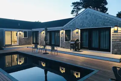 Image de \"Endless Summer\" Privé 4 Br 2 King 1 Queen 2 Lits Jumeaux