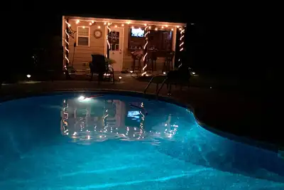 Image de Maison de vacances Pinehurst avec piscine et (9) lits