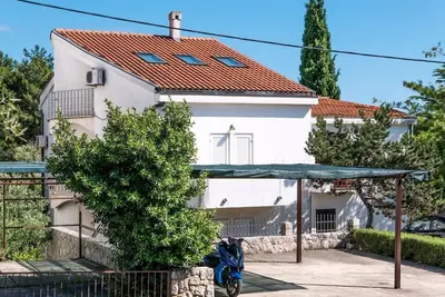 Image de Lunta juste au-dessus de la plage est un endroit parfait pour se détendre sans utiliser de voiture