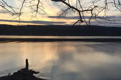 Image de West Bluff Drive, lac Keuka