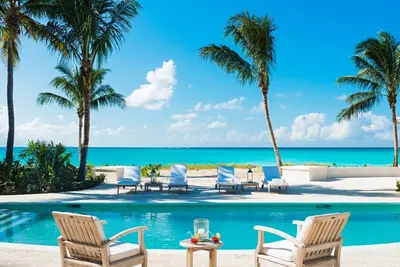 Image de Villa entièrement équipée avec 5 chambres au bord de la plage à Turks et Caicos