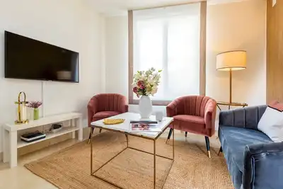 Image de Bright Apartment in the Heart of the City Center. Murillo Ii