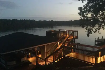 Image de Lake Tillery Main Channel Lakefront Accueil
