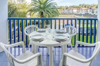 Image de Appartement avec Terrasse et Piscine Ă 2 pas de la Plage