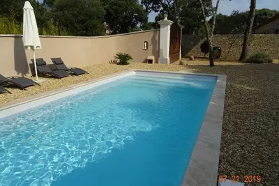 Charmant Mazet à St Siffret proche Uzès, très calme au coeur des oliviers.