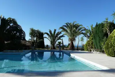 Image de Studio dans villa, 2 adultes, 2 enfants, rez de jardin avec piscine