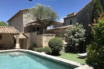 Image de Maison en pierre avec  piscine privative proche d'Uzès