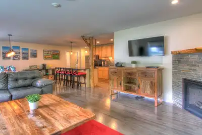 Image de Killington Tree House: Condo moderne de 2 pièces # 432