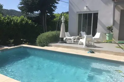 Image de Villa Manosque vue sur colline. House in Provence with pool & view on the hill.