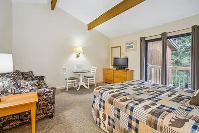 Image de Studio de luxe 2 pièces au 2ème étage avec piscine extérieure chauffée