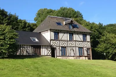 Image de 1h30 de Paris, 20 mns de Deauville/Honfleur, la maison est un coin de Paradis