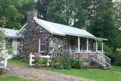 Image de Maison en pierre dans la petite Suisse
