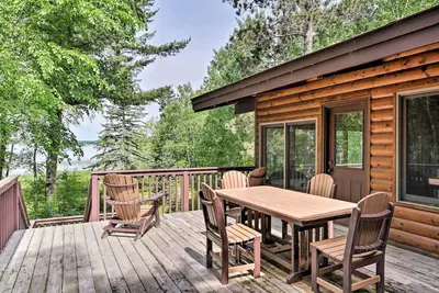 Image de Nouveau! Cabine sur le lac Island w / Pvt Beach & Dock!