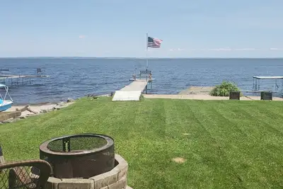 Image de Eaa Oshkosh Lakefront Confortable maison entière Ac Parking WiFi