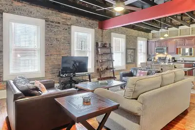 Emplacement! Emplacement! Emplacement! Ce merveilleux Loft Broughton Street a tout.