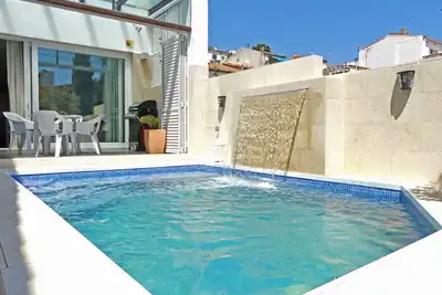 Villa 12 Places Avec Piscine, Terrasses Et A / C À 400 Mts. De La Plage