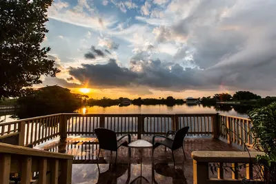 Image de Superbe villa avec piscine et vue sur le lac
