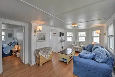 Image de Peaceful Cottage w / Grill - Étapes de la plage de Matunuck