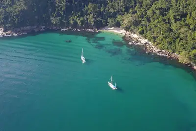 Image de Voilier 40 ft 2 suites, hébergement et tour