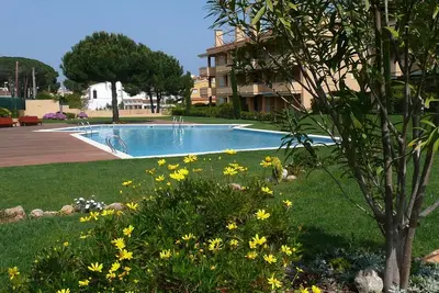 Image de Escala Riells Blau 202: 1er dans résidence  calme, piscine, jeux d'enfants, Bbq