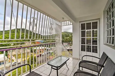 Image de Nouveau! Hilltop Luquillo Home - 8 km de El Yunque Frst