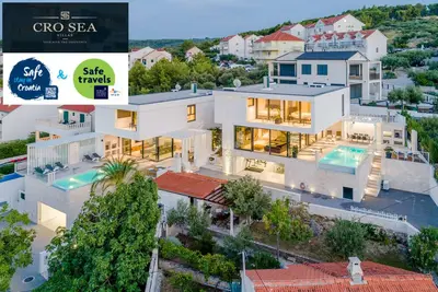 Image de Maison de vacances pour 16 personnes avec 620 m² à Sutivan (95842)
