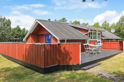 Image de Maison vacances avec terrasse et foyer extérieur