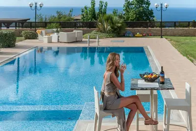 Knossos Estate, Villa Pasifai, une luxueuse villa privée avec piscine sans fin