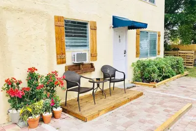 Image de Bel appartement \/ East Hollywood \/ 3 km de la plage \/ 6 couchages \/ Parking gratuit \/ Barbecue \/ J-7