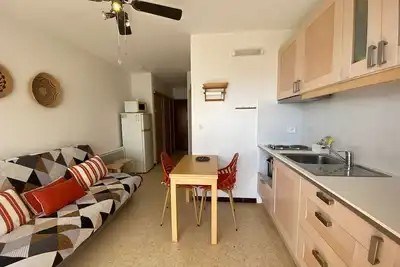 Image de Appartement 19m² avec Balcon, Proche Thermes et Etang de Thau - Parking Public - Animaux Admis