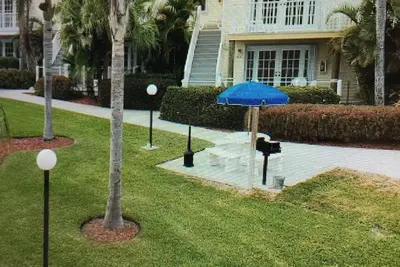 Détendez-vous dans l'oasis de Sebastian en Floride à travers le lagon de la rivière Indian