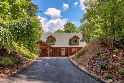 Image de Peaceful Mountain Cabin à Sapphire Valley Resort