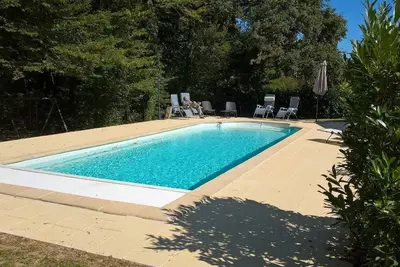 Image de Villa avec jardin près de beau terrain de golf