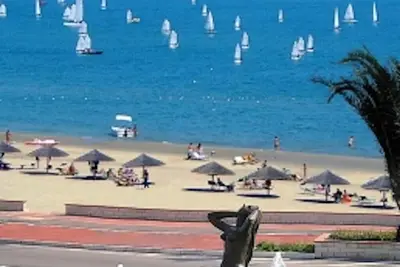 Image de \"I Limoni\" app. A2 vue sur la mer avec 3 chambres 2 salles de bain / 2 douches 30mt. plage! !